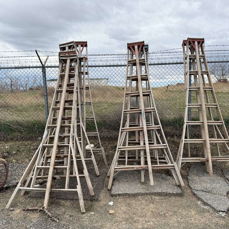 7' Wooden Orchard Ladders