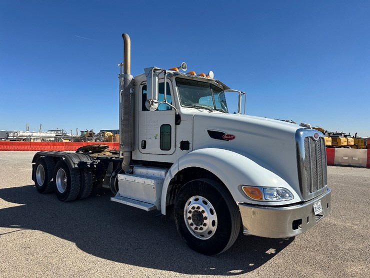 2012-peterbilt-386-image-3