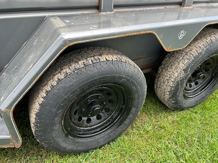 corn-pro-livestock-trailer-image-5