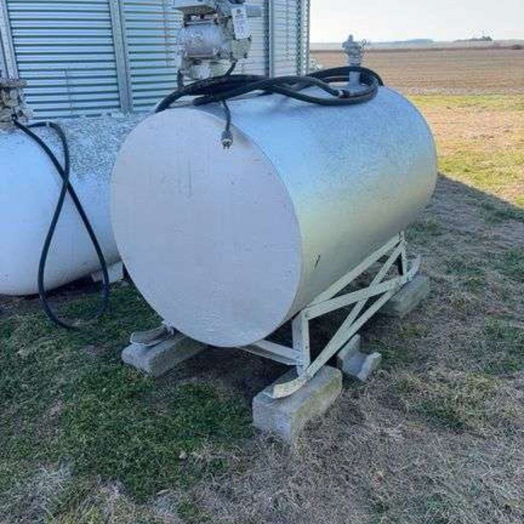 300 Gallon Fuel Tank with electric working pump, had diesel road fuel in it