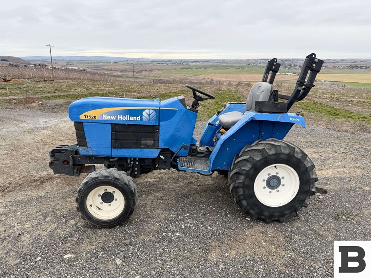 new-holland-t1520-image-3