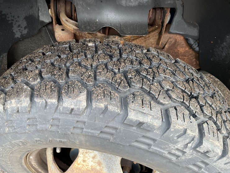 2012-chevrolet-3500-image-10