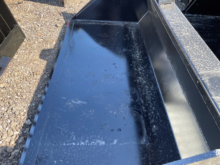 #3044-•-66"-skid-steer-bucket-with-blade-image-7