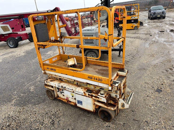 2016-hy-brid-lifts-hb-1430-image-4