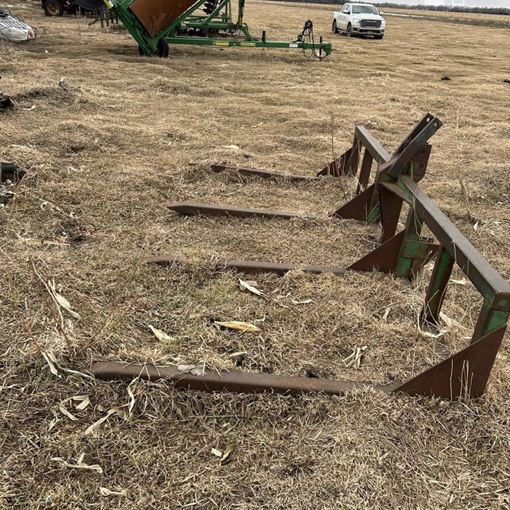 3-PT DOUBLE BALE CARRIER