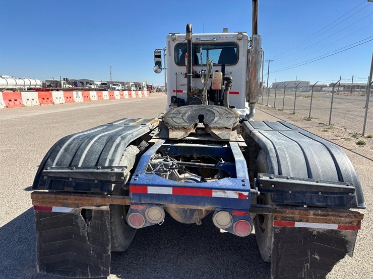 2012-peterbilt-386-image-7