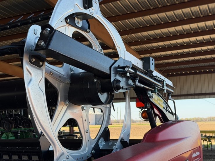 2023-mac-don-fd240-image-7