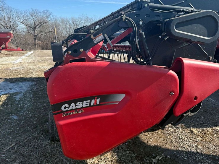 2011-case-ih-3020-image-18