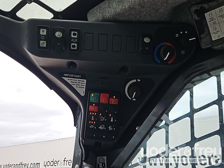 2024-deere-325g-image-29