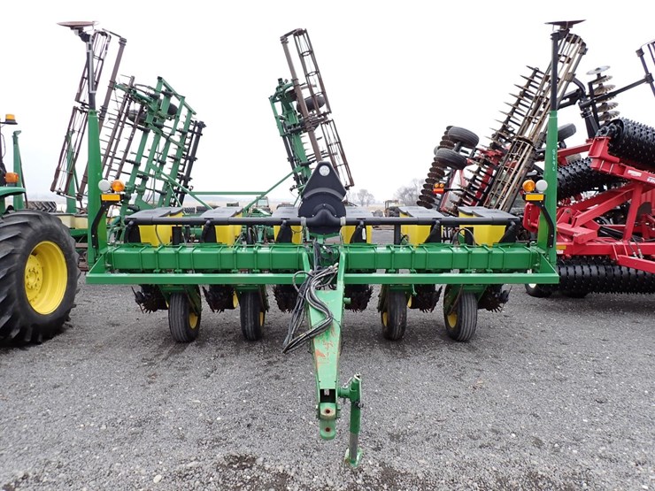 john-deere-7200-image-3