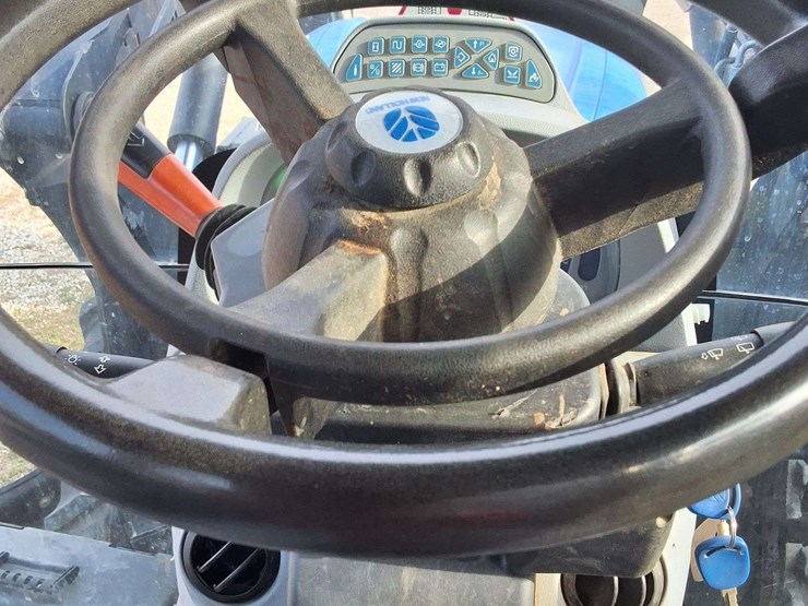 2010-new-holland-t7050-image-24