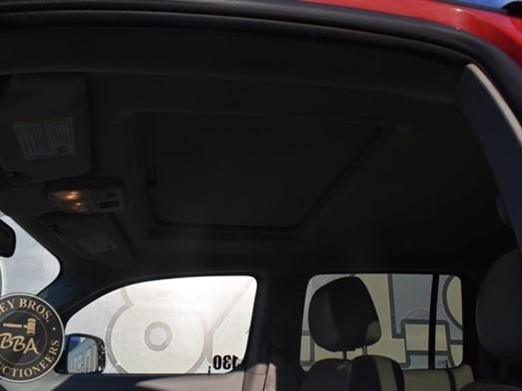 2011-chevrolet-hhr-image-15