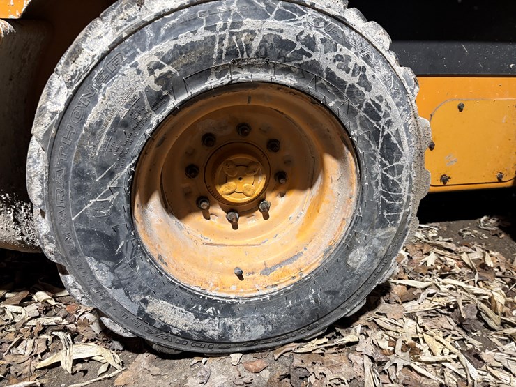 2012-case-sv300-image-53