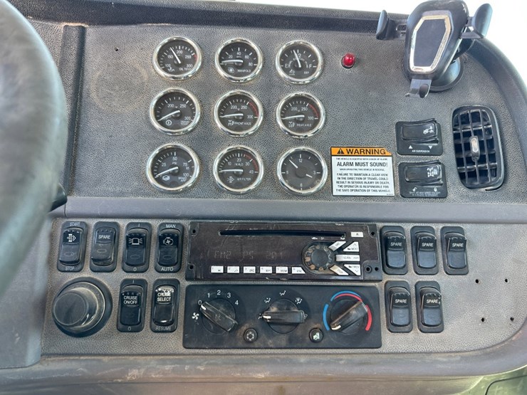 2012-peterbilt-386-image-12