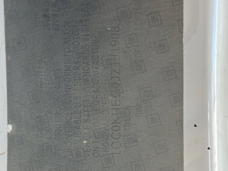 2018-chevrolet-silverado-2500hd-image-13