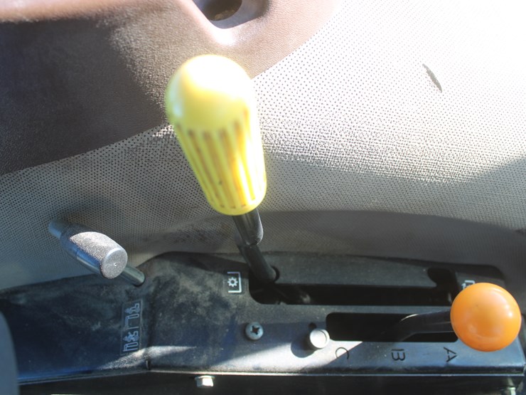 2011-john-deere-6115d-image-62