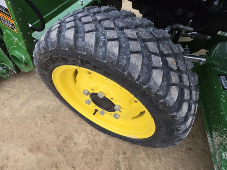 2025-john-deere-2038r-image-14