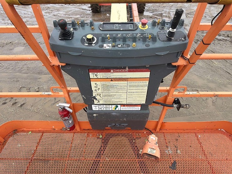 jlg-800s-image-12