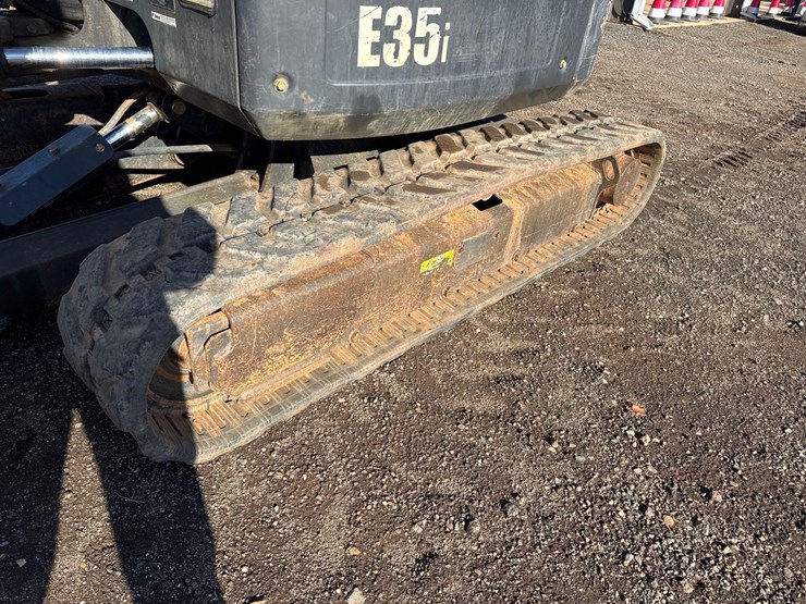 2017-bobcat-e35i-image-15