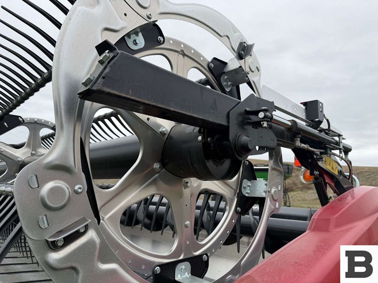 2023-mac-don-fd240-image-57