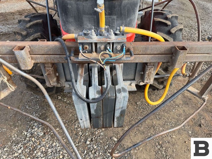 2016-kubota-m8540hd-image-17