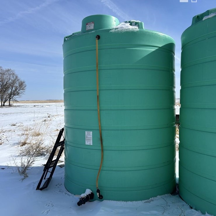 3000 GALLON WATER TANK (NORTH) 677