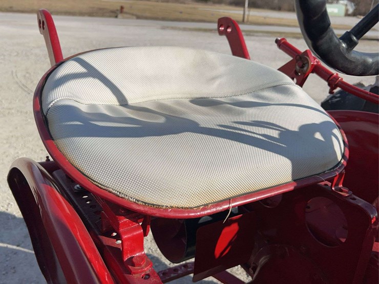 farmall-130-image-39