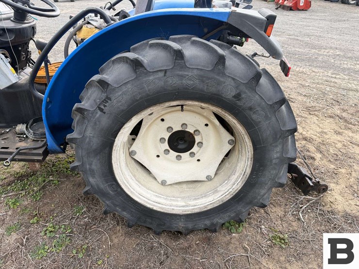 new-holland-tractor---parts-image-10