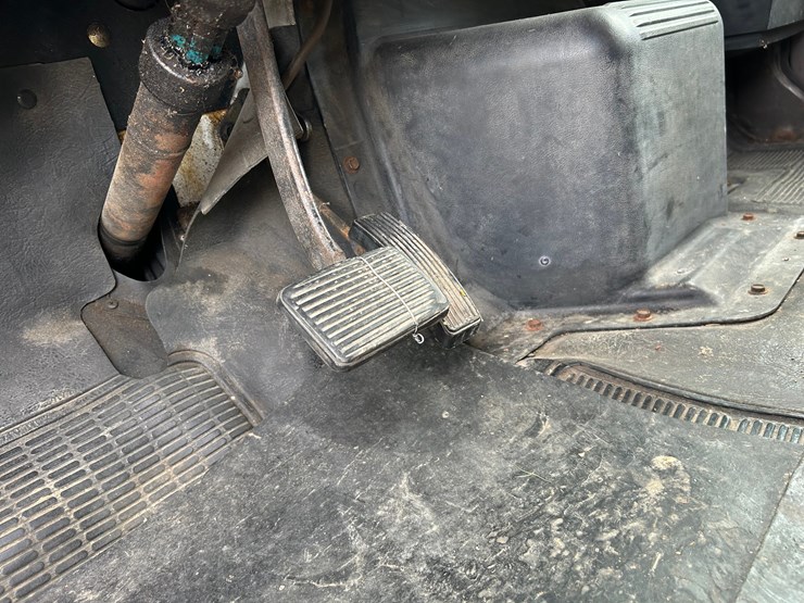 1992-case-ih-4700-image-12