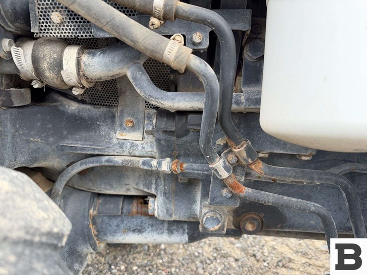 2002-new-holland-tn75v-image-19