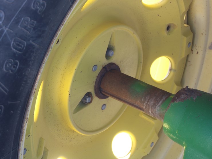 2004-john-deere-7320-image-40