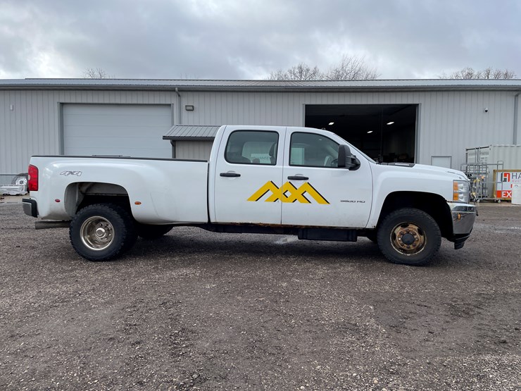 2012-chevrolet-3500-image-4