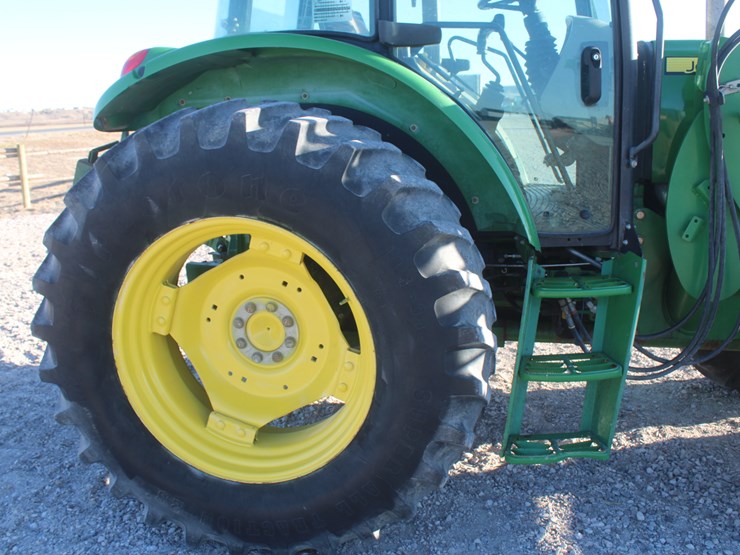 2011-john-deere-6115d-image-36