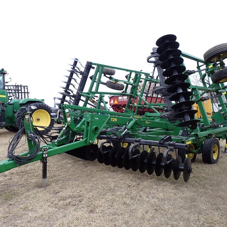 JOHN DEERE 726
