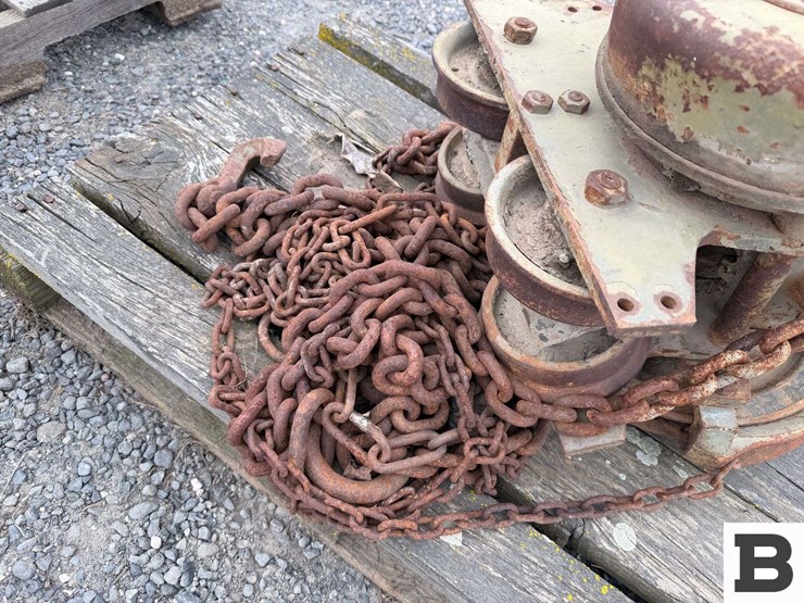 yale-super-geared-black-image-5