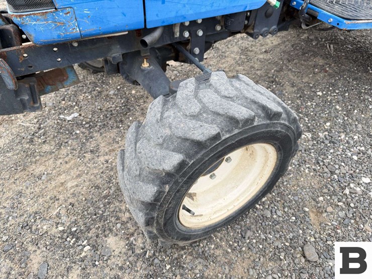 new-holland-t1520-image-12