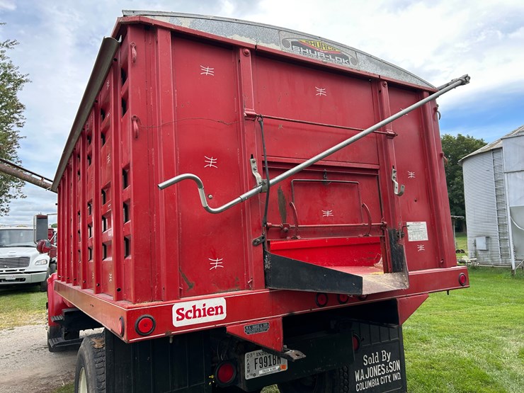 1992-case-ih-4700-image-5