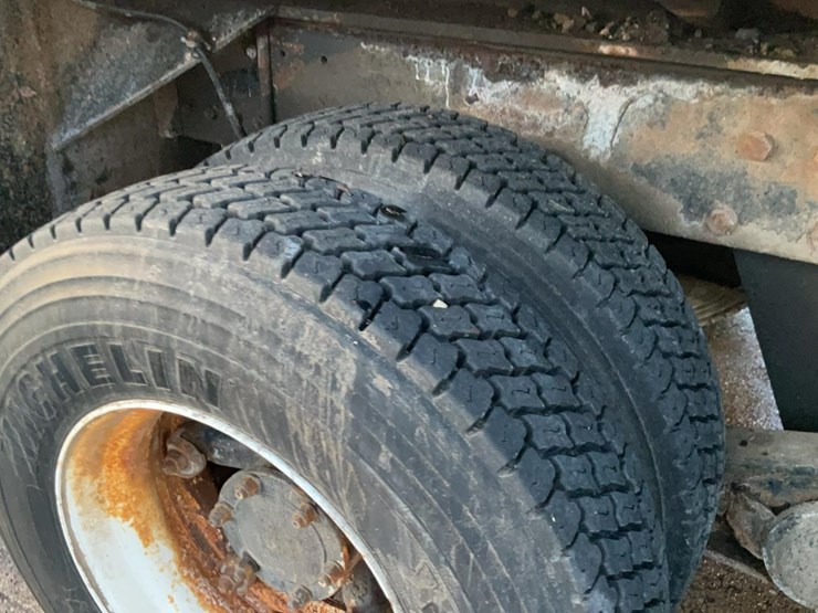 1989-mack-dm690s-image-48