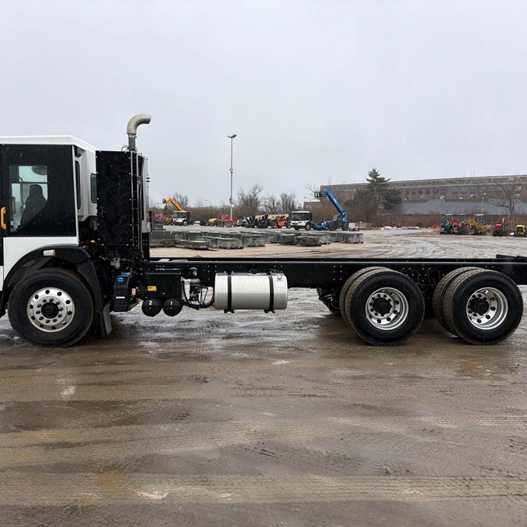 2025 DENNIS EAGLE PROVIEW