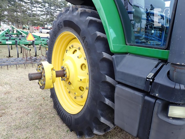 john-deere-8200-image-8