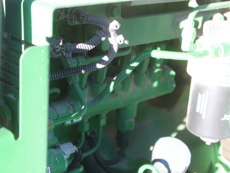 2011-john-deere-6115d-image-71