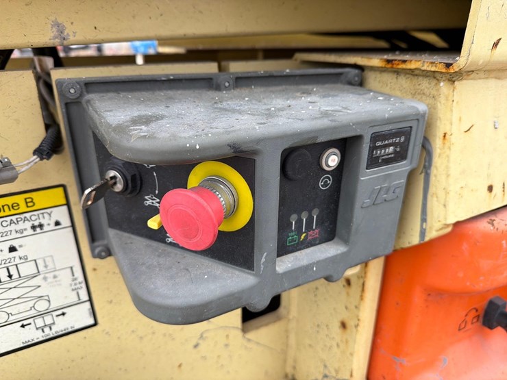 2017-jlg-2632es-image-7