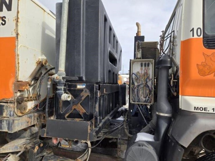 2009-gmc-t7500-image-16