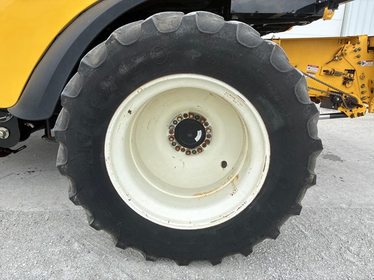 2009-new-holland-cr9060-image-31