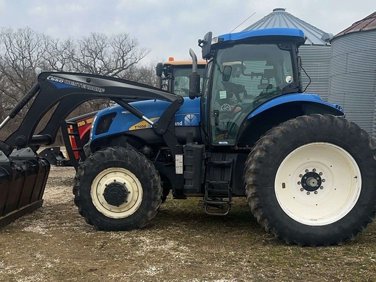 2010-new-holland-t7050-image-1