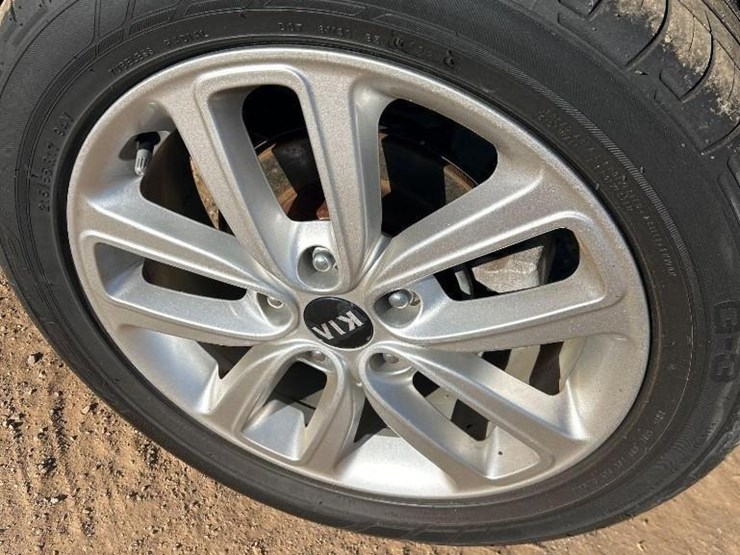 2019-kia-soul-4dr-hatchback-image-40