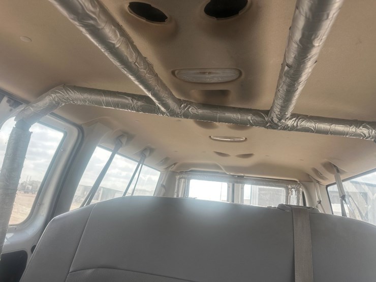 2013-ford-e350-image-8