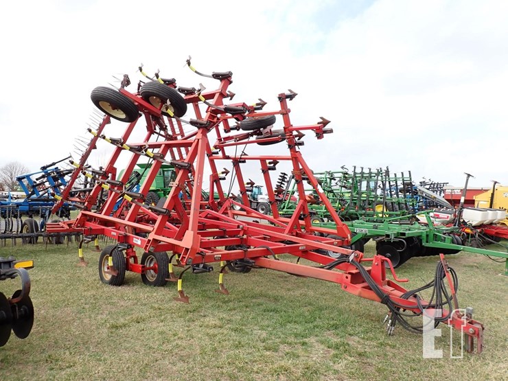 case-ih-4800-image-1