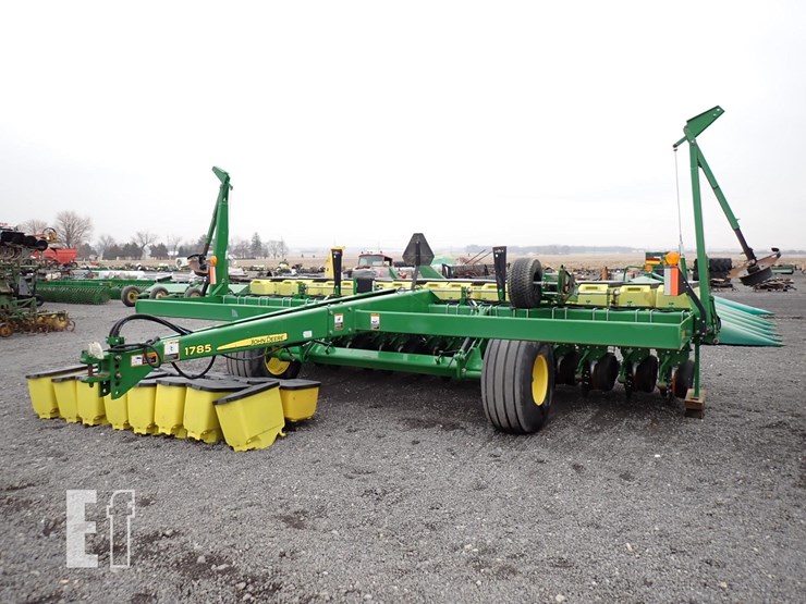 2017-john-deere-1785-image-1