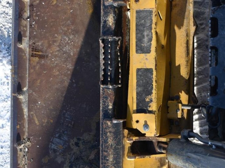 2023-deere-333g-image-23